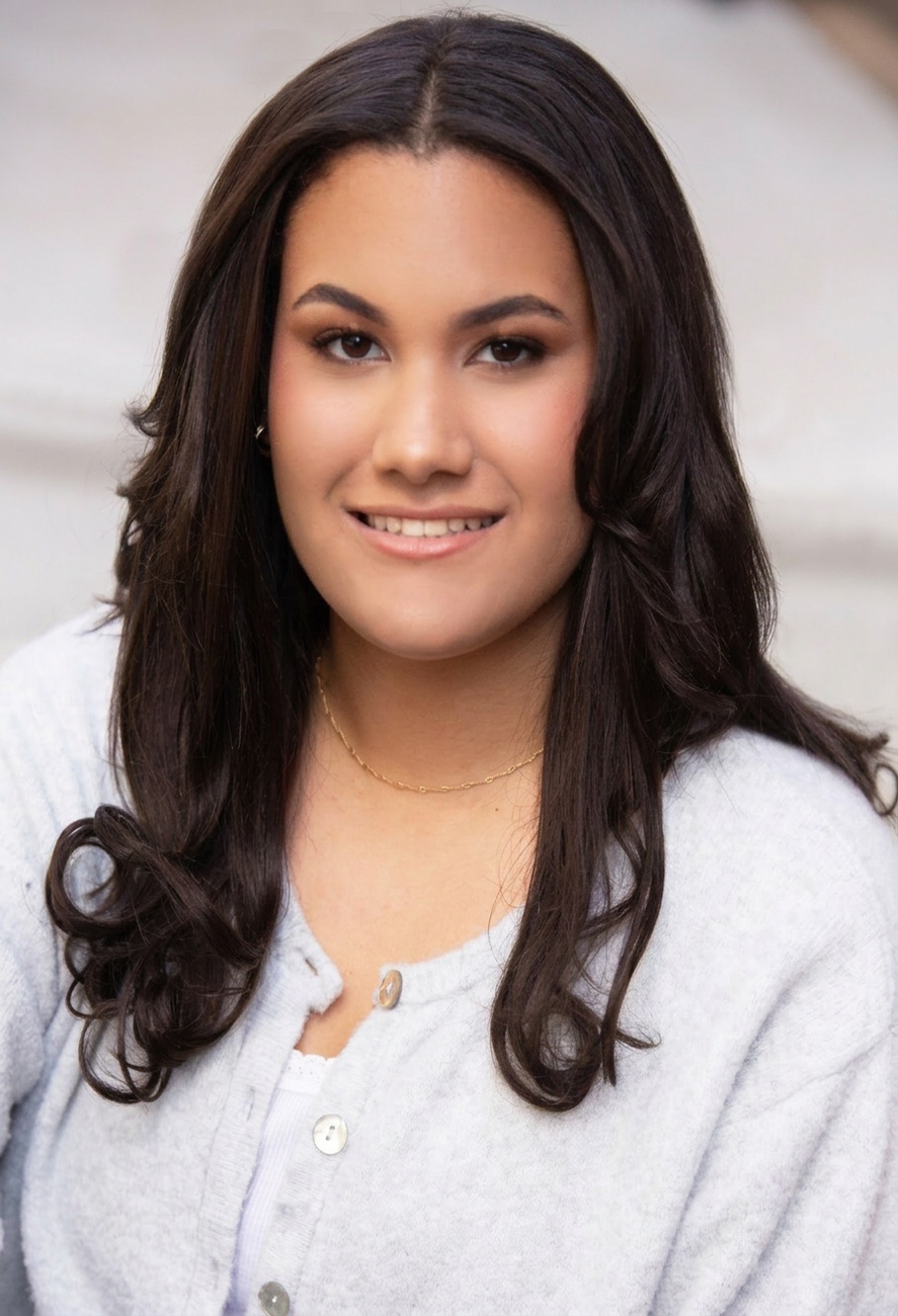 Angelina Thompson — Headshot